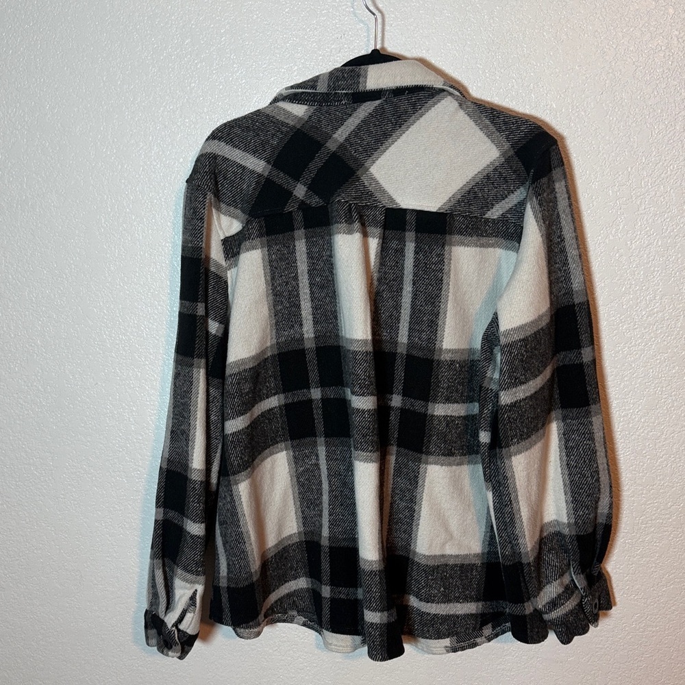 1Clique Black White Gray Button Down Plaid Shacket Size 2X - Picture 2 of 6